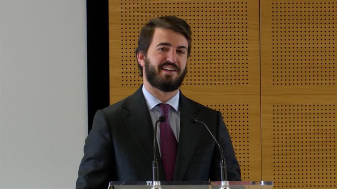 García-Gallardo en un momento de la intervención en la toma de posesión del nuevo viceconsejero de Dinamización Industrial y Laboral