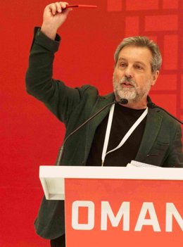 El representante español en el Congreso Mundial de la Federación Internacional de Periodistas (FIP), Luis Menéndez, de la Federación de Asociaciones de Periodistas de España (FAPE).