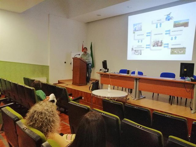 Curso sobre bacterias multirresistentes.