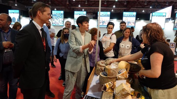 La portavoz nacional del BNG, Ana Pontón, en la feria Salimat, de Silleda (Pontevedra)