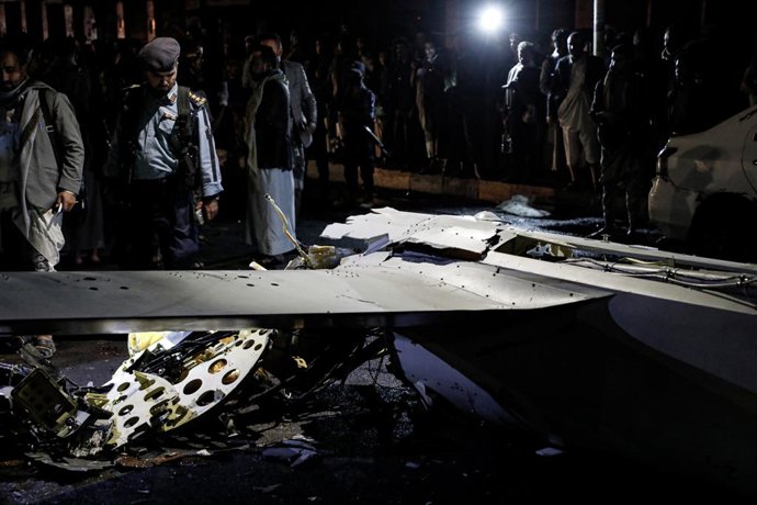 23 May 2022, Yemen, Sanaa: A general view of the wreckage of a drone aircraft that alleged belongs to the Saudi-led coalition after Houthi rebels shot it down on Monday evening. Photo: Hani Al-Ansi/dpa