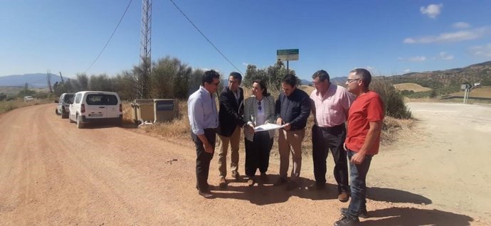Comienza la ejecución de las obras para la mejora de dos caminos rurales en Casarabonela