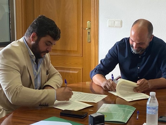 Miguel Rodríguez con el alcalde de Los Barrios