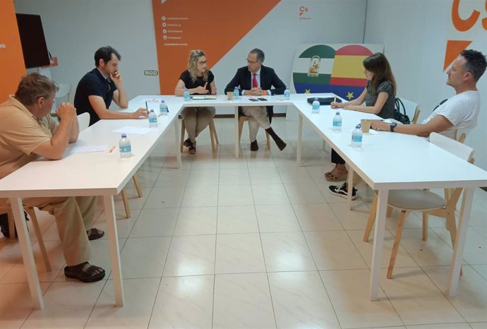 La candidatura de Cs en Almería se reúne con sindicatos de educación.