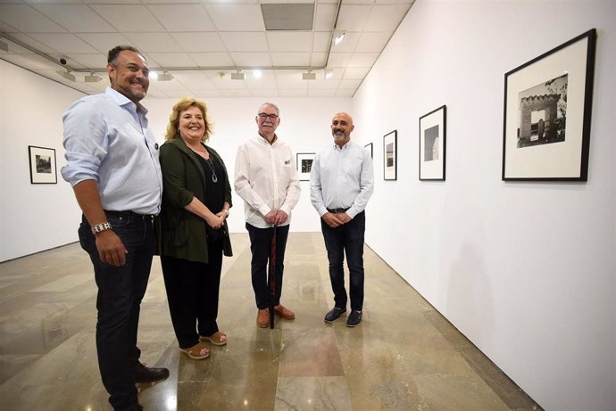 Presentación de la exposición de fotografías de Adrian Ensor