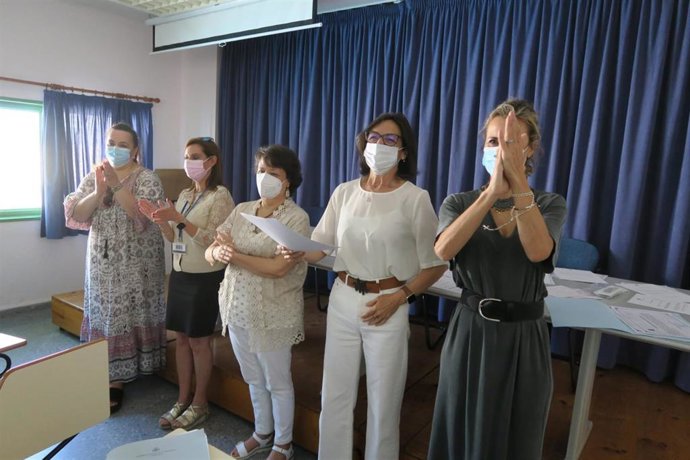 Rafaela Valenzuela en la entrega de diplomas de formación en materia de igualdad y violencia de género en el Centro Penitenciario de Córdoba.