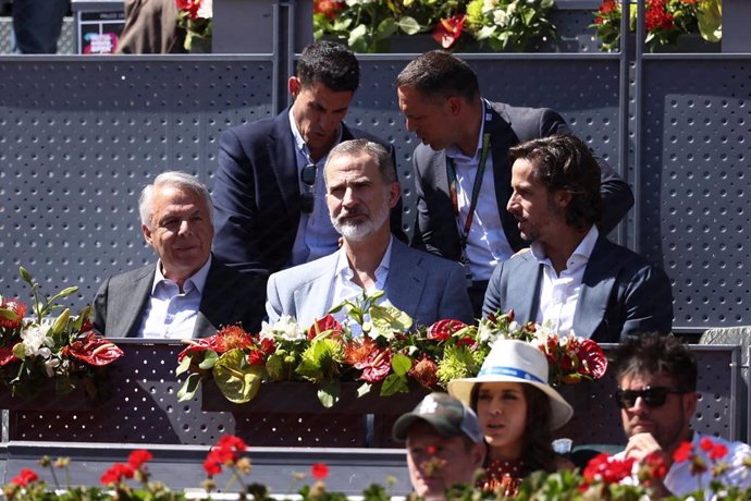 Felipe VI, King of Spain, and Feliciano Lopez are seen during the match between Rafael Nadal and Carlos Alcaraz of Spain during the Mutua Madrid Open 2022 celebrated at La Caja Magica on May 06, 2022, in Madrid, Spain.