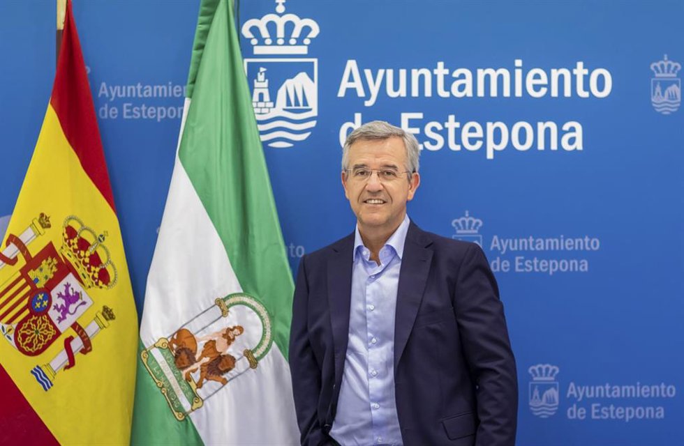 Archivo - El alcalde de Estepona (Málaga), José María García Urbano,