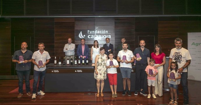 Reconocidos los mejores vinos de La Rioja en la entrega de premios del '32 Concurso de vinos de Cosechero'