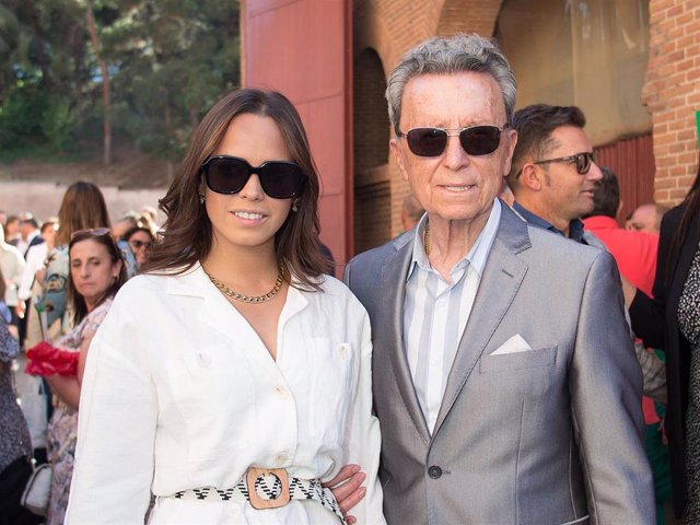 GLORIA CAMILA Y JOSÉ ORTEGA CANO EN LA PLAZA DE TOROS DE LAS VENTAS, EN MADRID.