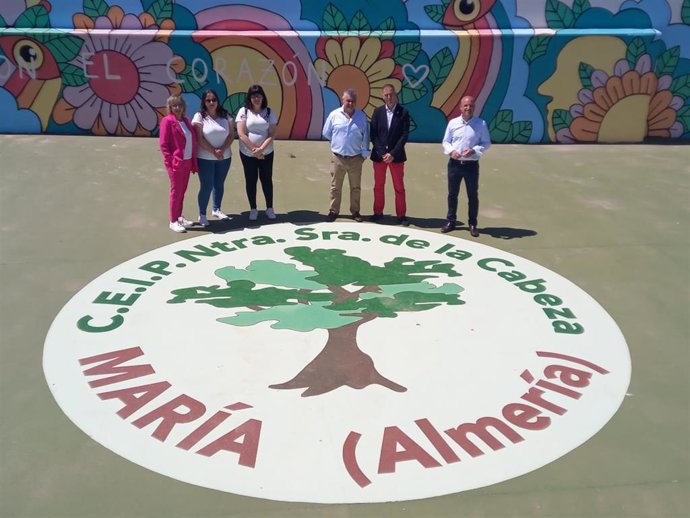 Visita del delegado territorial de la Consejería de Educación y Deporte en Almería, Antonio Jiménez, al CEIP 'Nuestra señora de la cabeza'