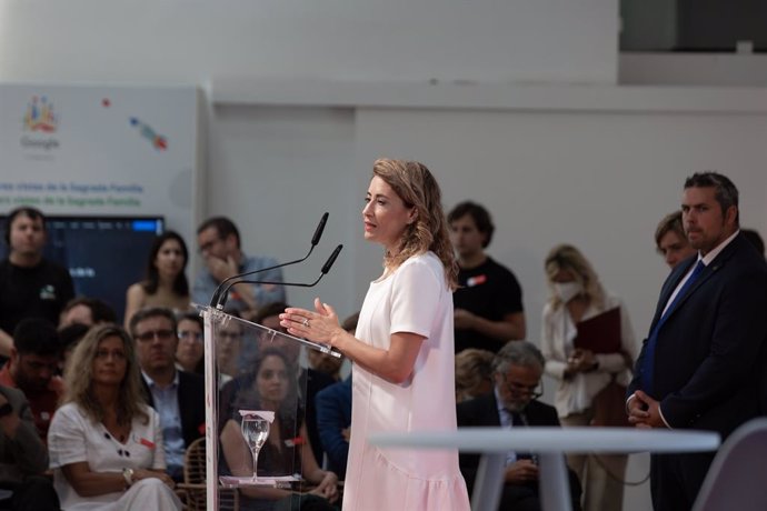 La ministra de Transportes, Movilidad y Agenda Urbana, Raquel Sánchez, interviene durante el acto de apertura de la nueva oficina de Google, a 1 de junio de 2022, en Barcelona, Cataluña (España). Se trata de la segunda oficina que abre Google en esta ci