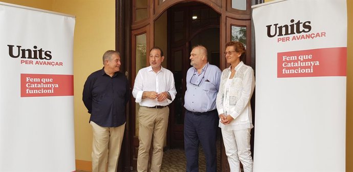 El coordinador de la comarca del Maresme, Joan March; el secretari general d'Units per Avanar, Ramon Espadaler; el coordinador del programa econmic, Antoni Durán-Sindreu; i la presidenta d'Units per Avanar, Helena Isábal