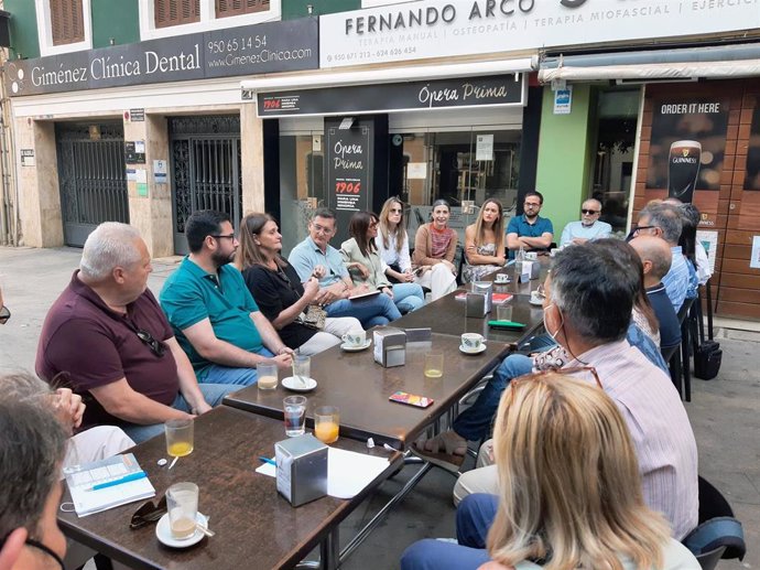 Reunión del PSOE almeriense con representantes del sector cultural.