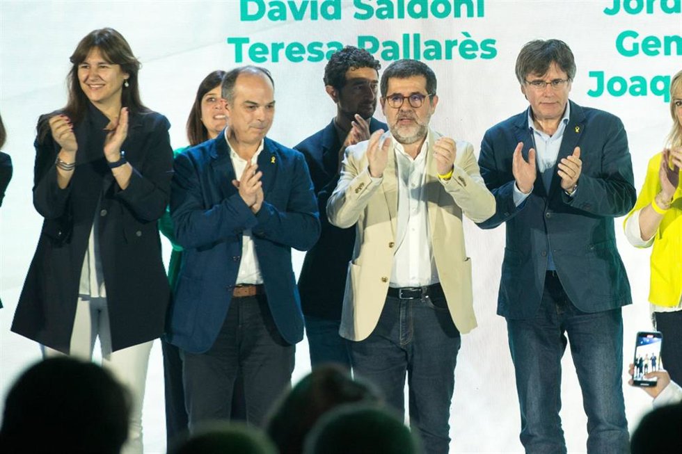 La presidenta del Parlament, Laura Borrs; el exconseller Jordi Turull; el hasta ahora secretario general de Junts, Jordi Snchez y el expresidente de la Generalitat Carles Puigdemont en el congreso que el partido celebra en Argels-sur-Mer (Francia)