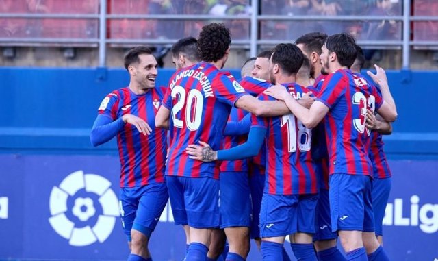 Archivo - Jugadores del Eibar celebran un gol en un partido de esta temporada
