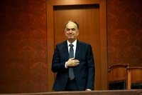 El Parlamento de Albania elige al exjefe de Estado Mayor General Bajram Begaj como nuevo presidente del país