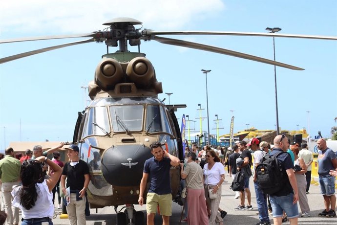 El Mando de Canarias da a conocer en Tenerife la labor del los ejércitos por el Día de las Fuerzas Armadas