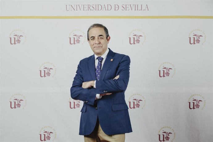El rector de la Universidad de Sevilla, Miguel Ángel Castro.