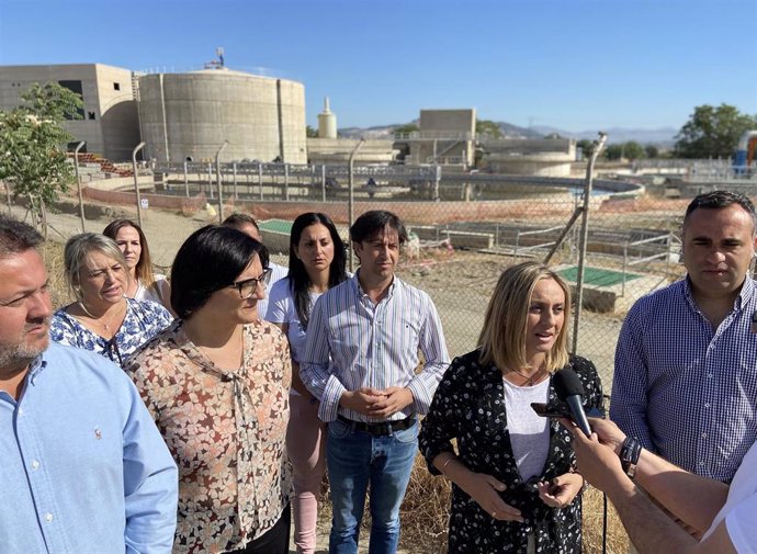 La candidata del PP de Granada en las elecciones del 19J, Marifrán Carazo, visita las obras de la EDAR de Los Vados.