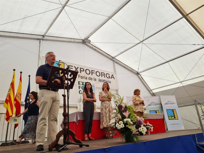 El consejero Olona ha participado en la entrega de premios y subasta de Expoforga.