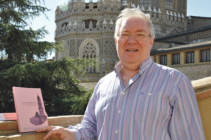 Archivo - Bernardino Lumbreras es médico, doctor en Teología y delegado episcopal de Enseñanza en Zaragoza.