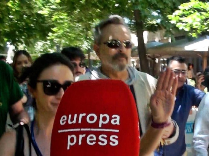 MIGUEL BOSÉ EN LA FERIA DEL LIBRO
