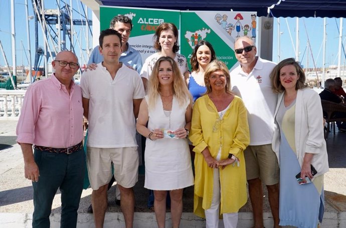 Ana Mestre, candidata número 1 del PP de Cádiz al Parlamento de Andalucía, en la II Travesía Naútica