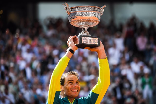 Rafael NADAL of Spain celebrates his victory with the trophy during the Day fifteen of Roland-Garros 2022, French Open 2022, Grand Slam tennis tournament on June 05, 2022 at Roland-Garros stadium in Paris, France - Photo Matthieu Mirville / DPPI