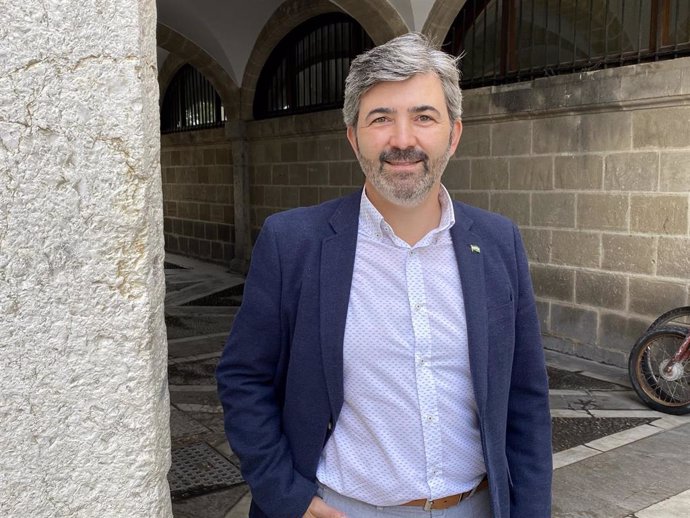 Archivo - El candidato a la presidencia de la Junta de Andaucía por Andaluces Levantaos, Modesto González, en una imagen de archivo