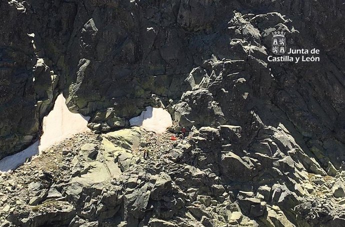 Rescate en el pico Ameal.