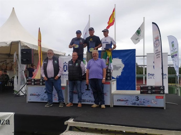 El riojano, Diego Martínez Eguizábal, queda subcampeón de España en Compak Sporting. Podio Senior.