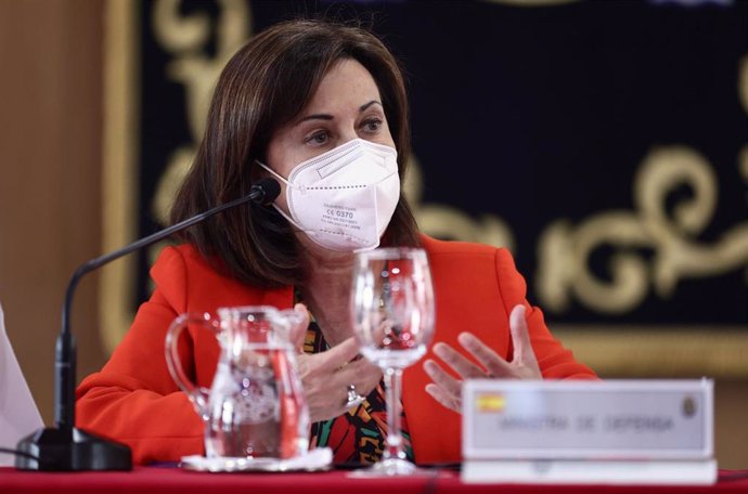 La ministra de Defensa, Margarita Robles, preside la presentación del libro '40 años de participación activa de España en la OTAN' en el Cuartel General del Estado Mayor de la Defensa, a 2 de junio de 2022