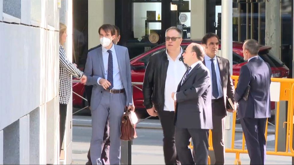 Los supervivientes del 'Villa de Pitanxo' acuden a declarar