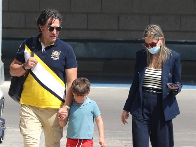 Luis Lorenzo y Arancha Palomino, con su hijo pequeño