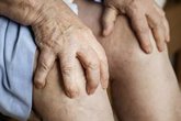 Foto: Un gen explicaría por qué las mujeres padecen tres veces más artrosis de rodilla que los hombres