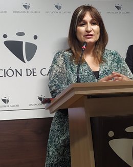 Raquel Medina, alcaldesa de Navalmoral de la Mata (Cáceres) en una rueda de prensa