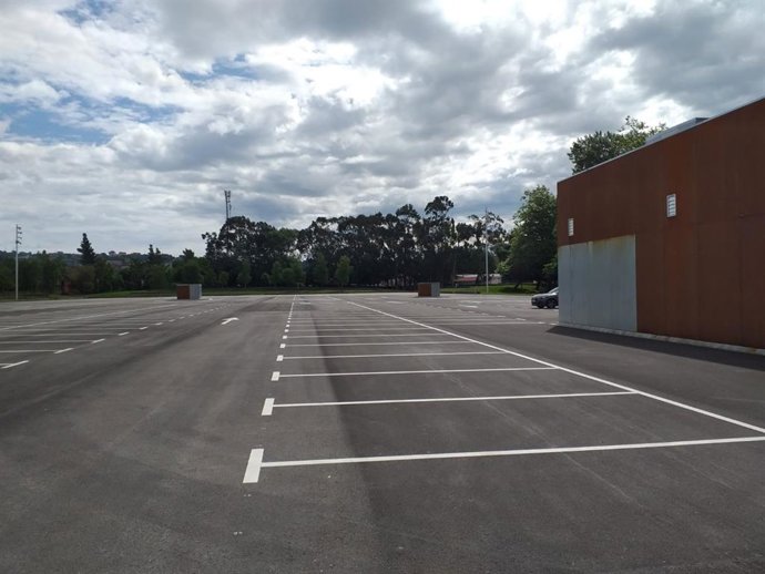 Aparcamiento en el parque de Hermanos Castro, Gijón
