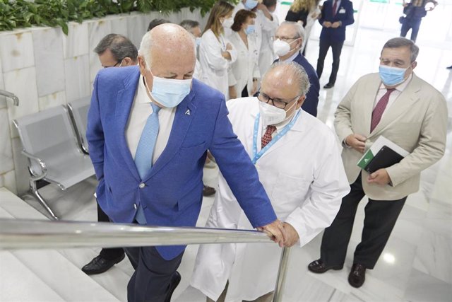 El consejero de Sanidad, Jesús Aguirre, durante la reunión del Comité de Expertos en el Hospital Virgen del Rocío, a 6 de junio de 2022 en Sevilla (Andalucía, España)