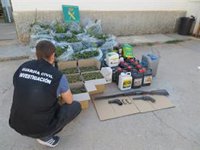 Desarticulado un centro de producción de marihuana e incautadas varias armas en Huétor Tájar (Granada)