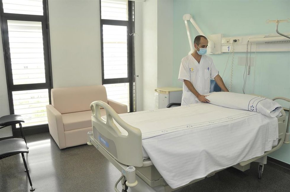 Archivo - El Hospital Dr. Negrín (Gran Canaria) 