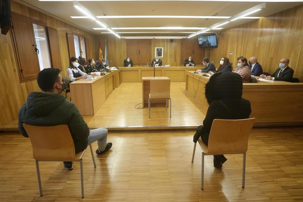 Archivo - G.P.S (i) y J.M.P.N (d) declaran como acusados en el marco de la Operación Carioca, en la sección segunda de la Audiencia de Lugo, a 30 de noviembre de 2021, en Lugo, Galicia, (España). El otro acusado, J.M.G.A declaró desde la prisión leone