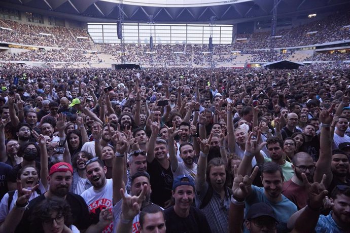 Más de 50.000 personas durante el concierto de la banda Red Hot Chili Peppers 