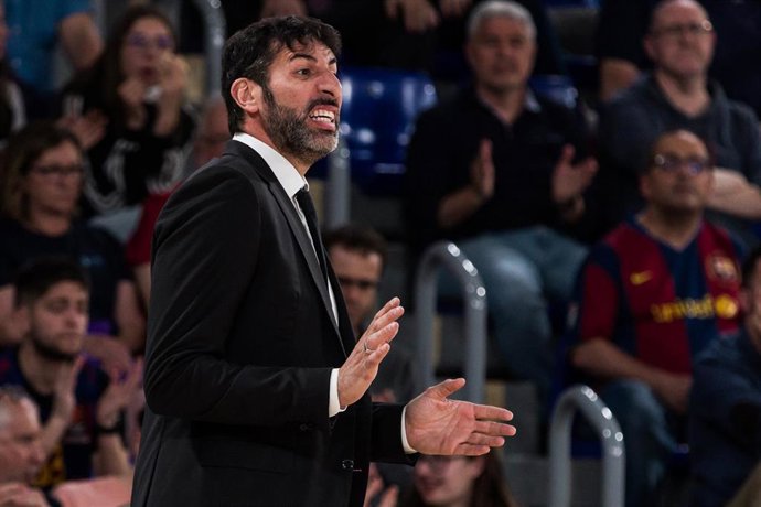 Álex Mumbrú, entrenador del Surne Bilbao Basket 