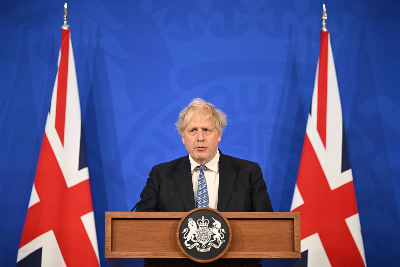 Boris Johnson supera la moción de censura interna y seguirá al frente del Gobierno británico