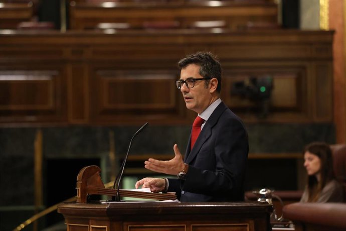 El ministro de la Presidencia, Relaciones con las Cortes y Memoria Democrática, Felix Bolaños, interviene en una sesión plenaria, en el Congreso de los Diputados, a 12 de mayo de 2022, en Madrid (España). 