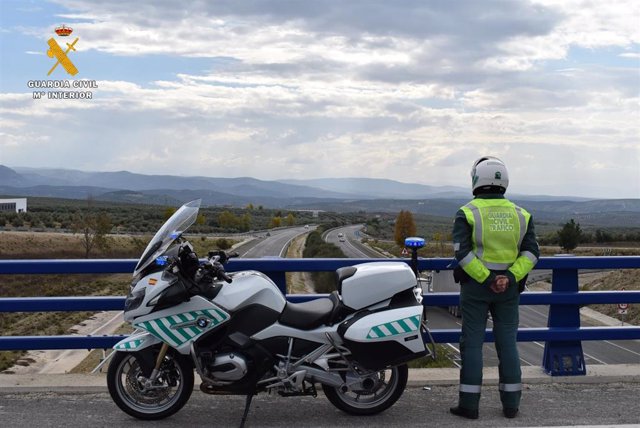 Un agente del Subsector de Tráfico de la Guardia Civil 