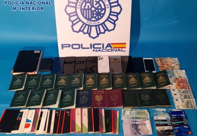 Documentos falsificados intervenidos en una operación policial