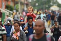 EEUU confirma contactos con España sobre el problema migratorio en Centroamérica y elogia su ayuda