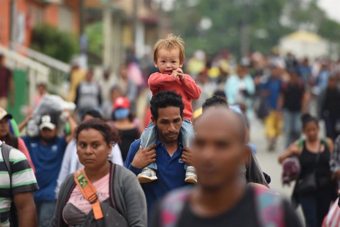 Archivo - Migrantes centroamericanos en México de camino a Estados Unidos